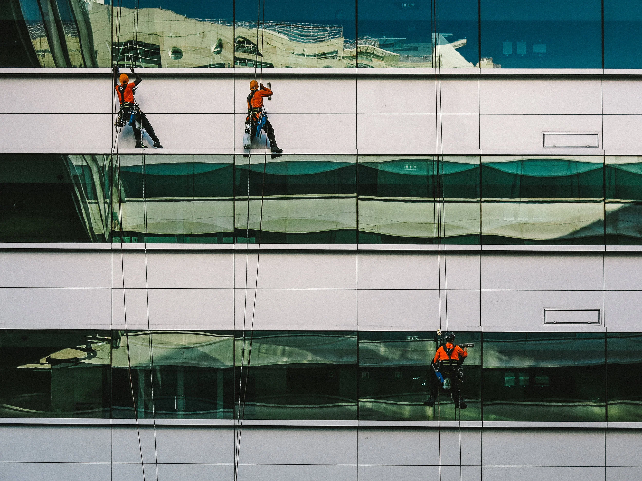 El Condominio y Empleados